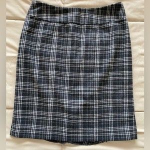 Banana Republic Ruffled kick Wool Pencil Skirt Sz 2
